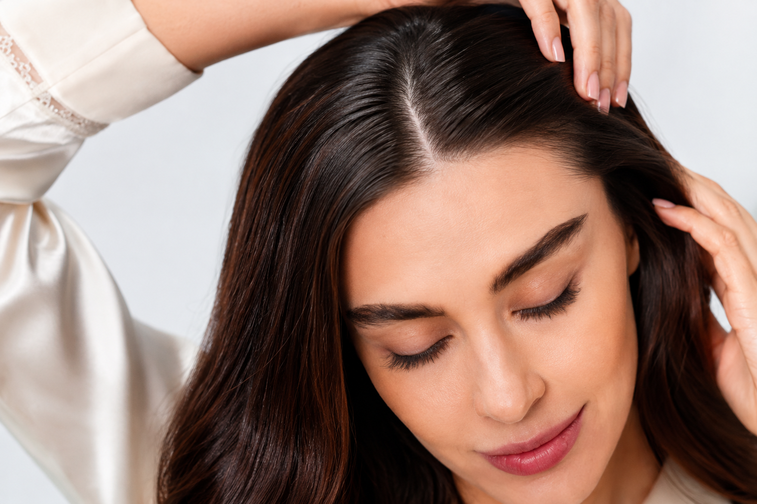 Close-up of flaky scalp with dandruff in monsoon season, treated with Pilgrim Australian Tea Tree Anti-Dandruff Shampoo