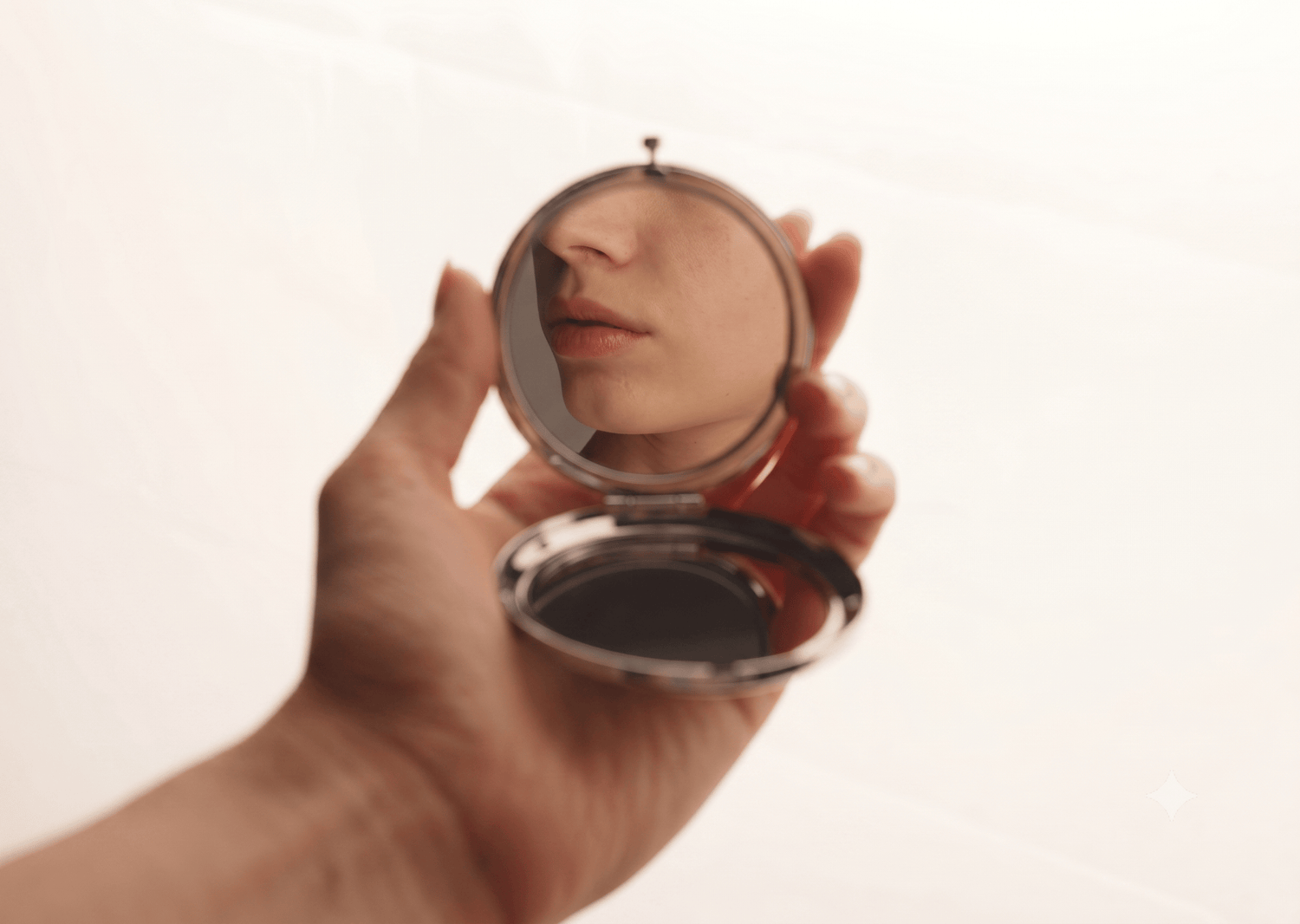 Fungal acne vs closed comedones: how to tell the difference (and fix both in monsoon)